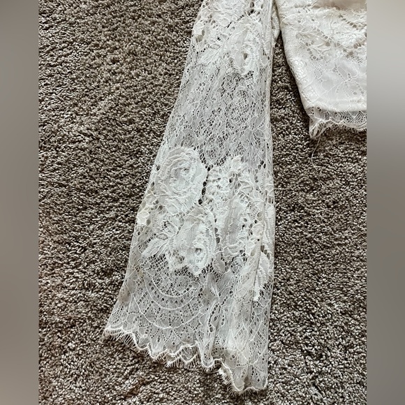 One Way Small White Floral Pattern Lace-up Top - Picture 7 of 14